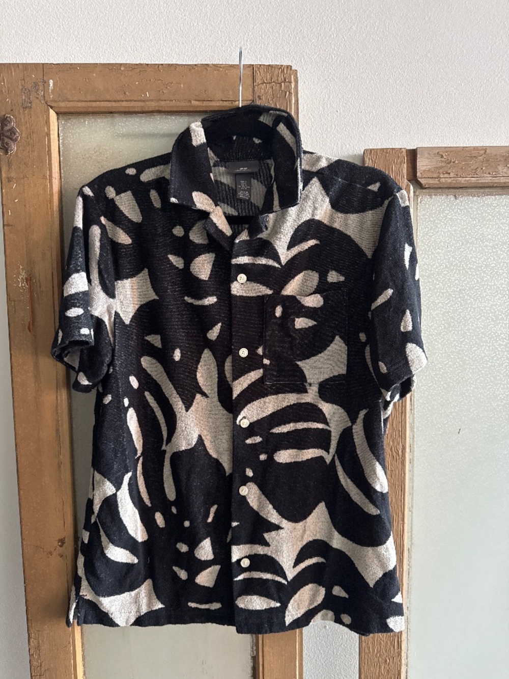 H&M Men’s Black & White Terry Cloth Button-Up Shirt